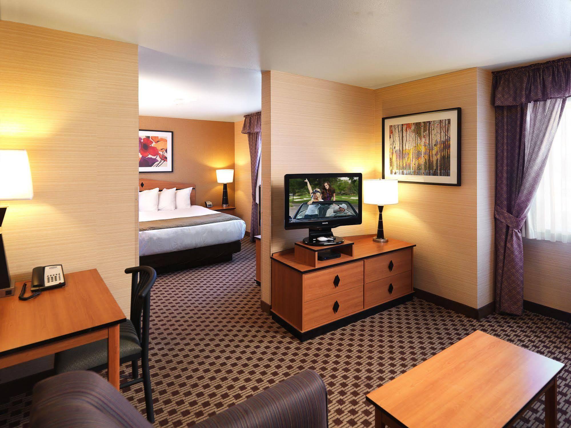 Hotel Crystal & - Midvalley Murray