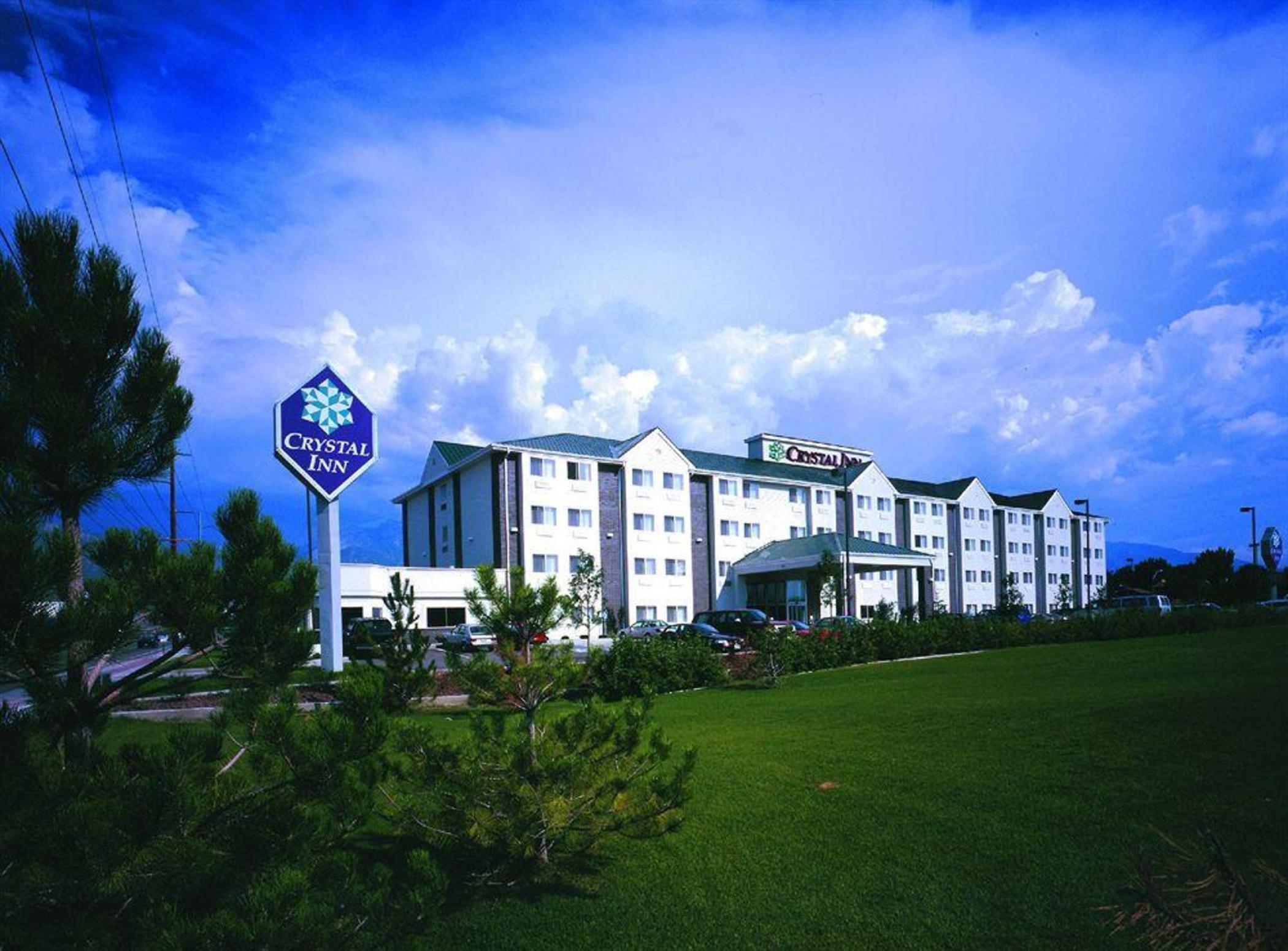 Crystal & - Midvalley Hotel