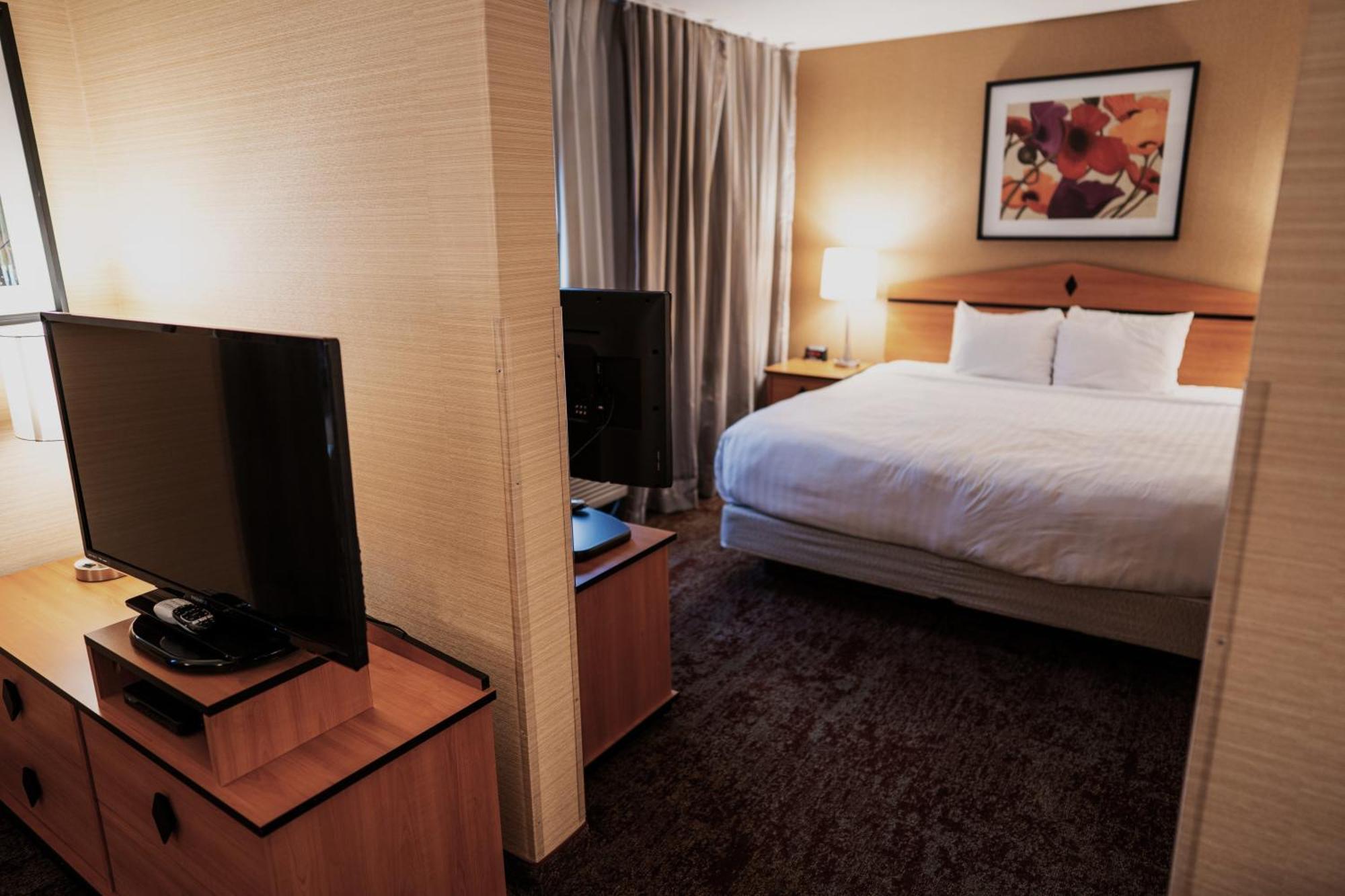 Hotel Crystal & - Midvalley Murray