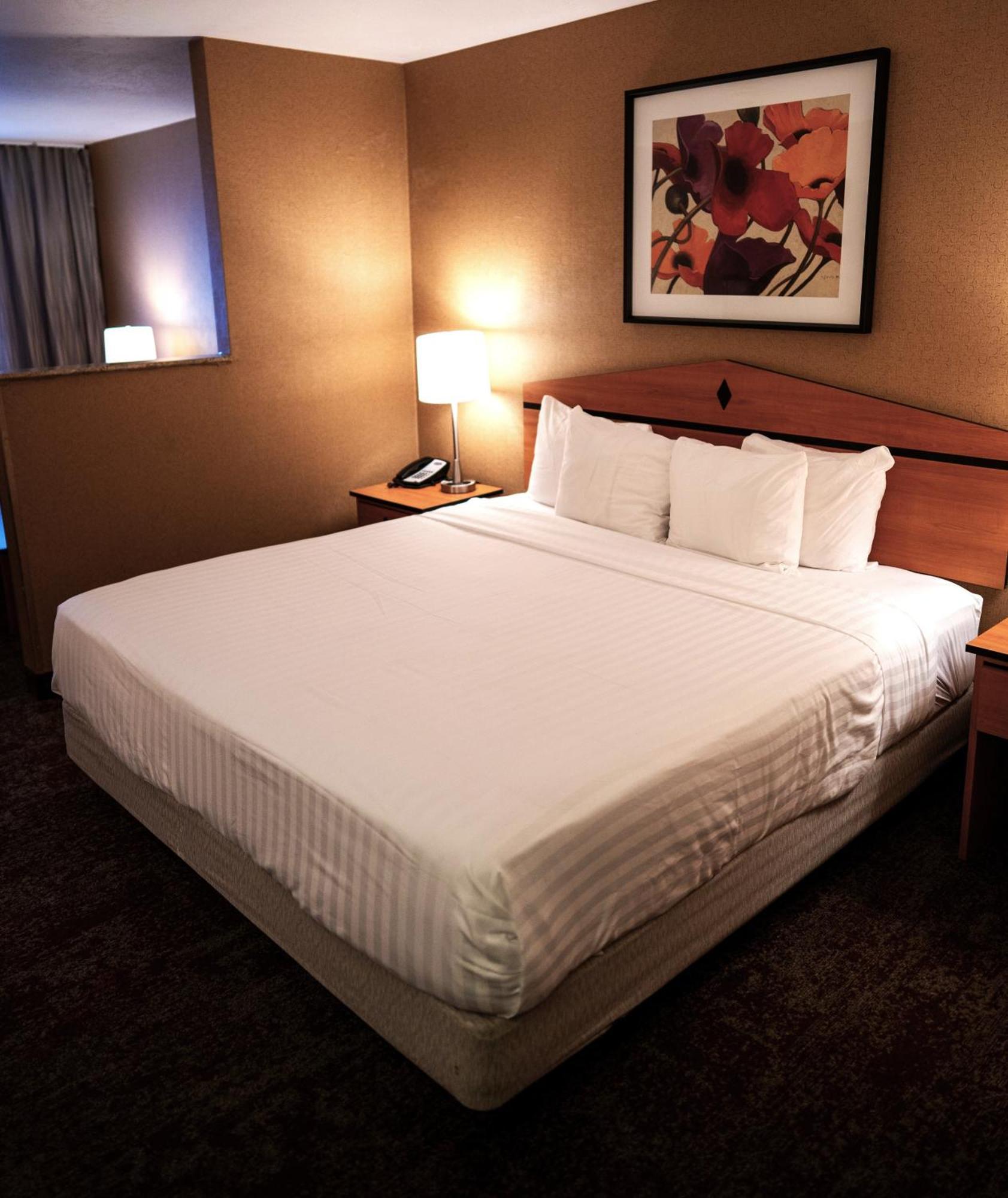 Crystal & - Midvalley Hotel 3*