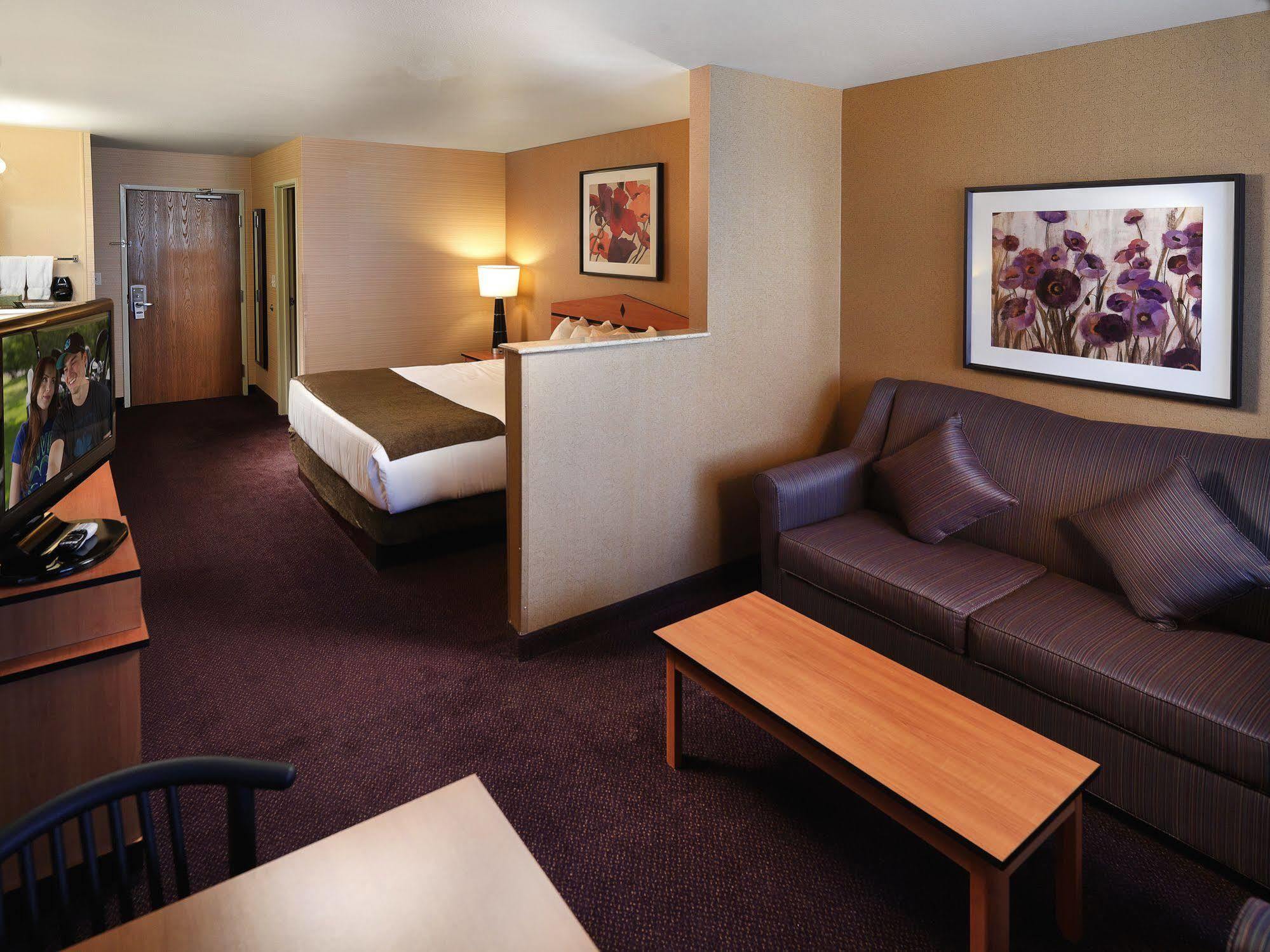 Hotel Crystal & - Midvalley Murray