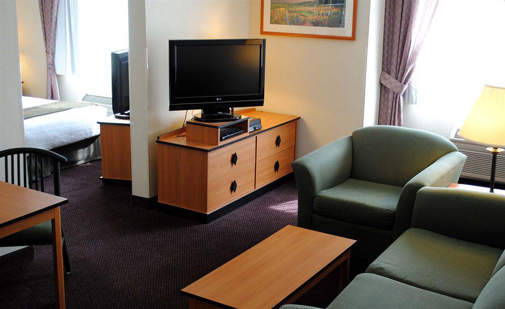 Hotel Crystal & - Midvalley Murray