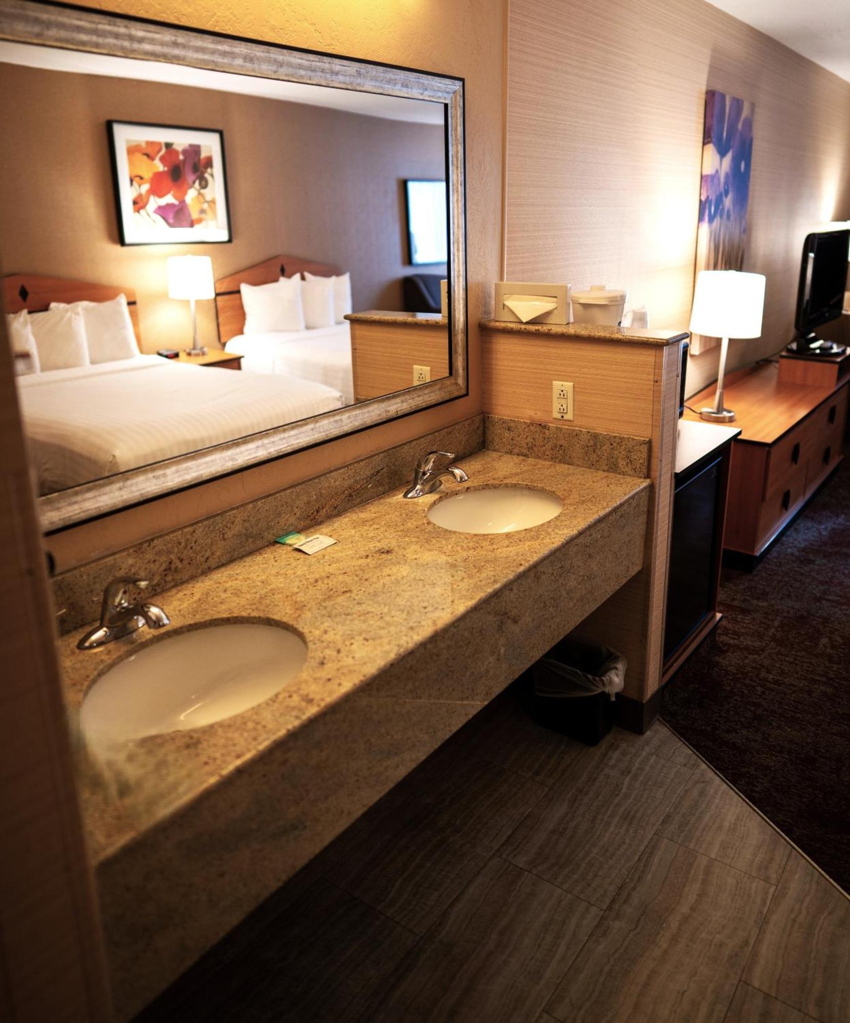 Hotel Crystal Hotel&suites - Midvalley