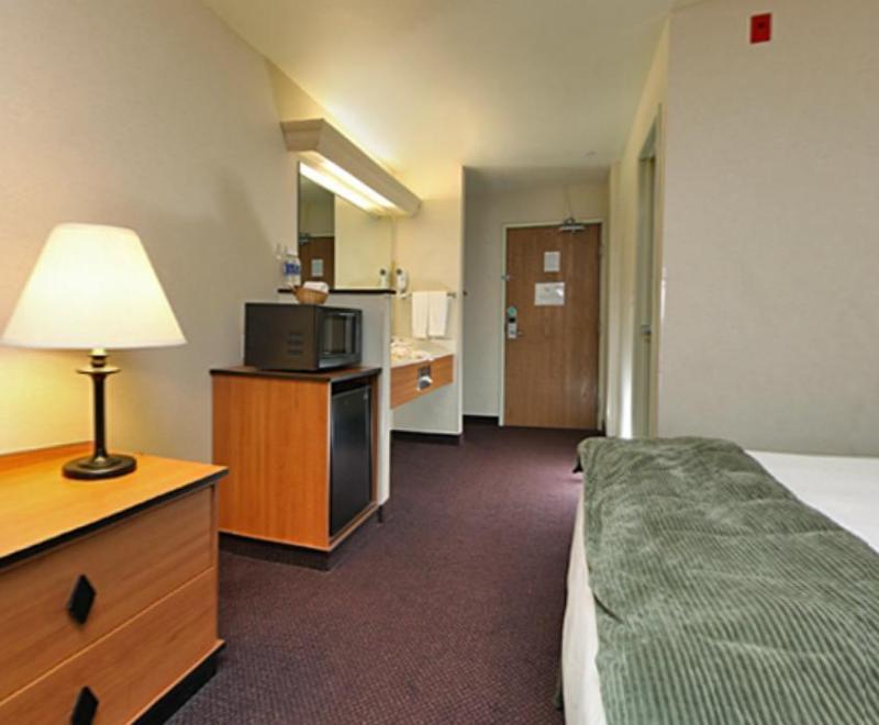 Hotel Crystal & - Midvalley Murray