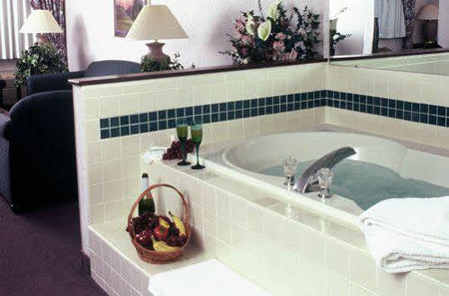 Crystal Hotel&suites - Midvalley Hotel 3*