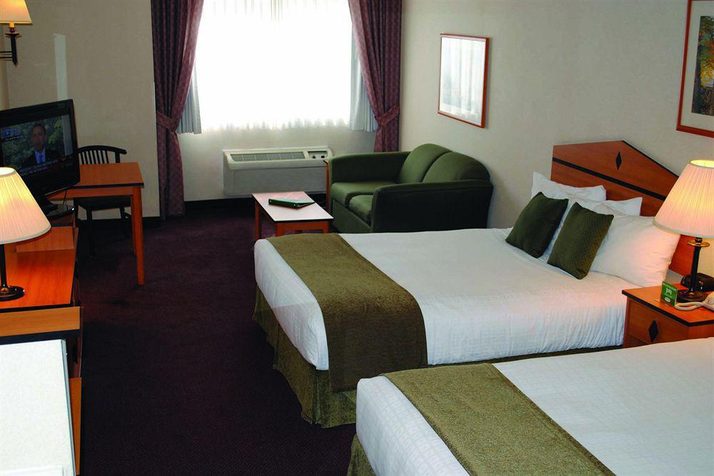 Crystal Hotel&suites - Midvalley 3*